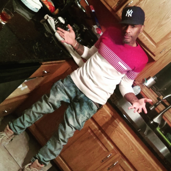 Meet your Posher, Lawrence - Picture 1 of 3